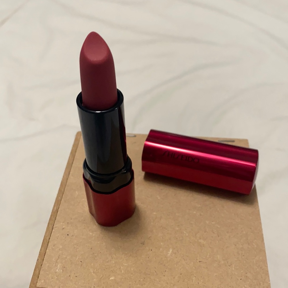 Shiseido lipstick